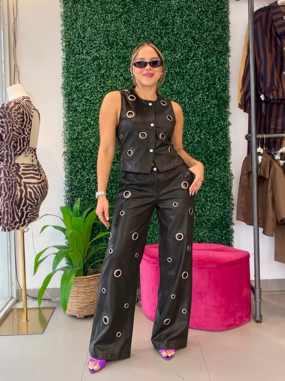 Black Eyelet Set